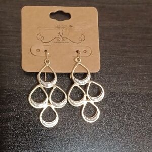 Stylish Gold Teardrop Earrings